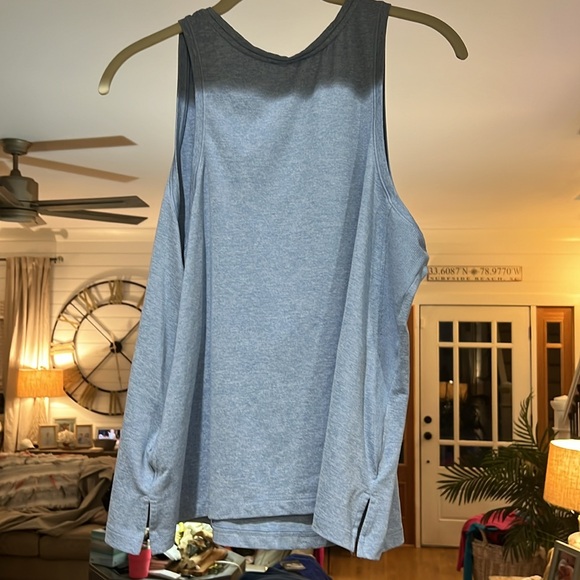 Athleta Large light blue tank size large - Picture 2 of 3